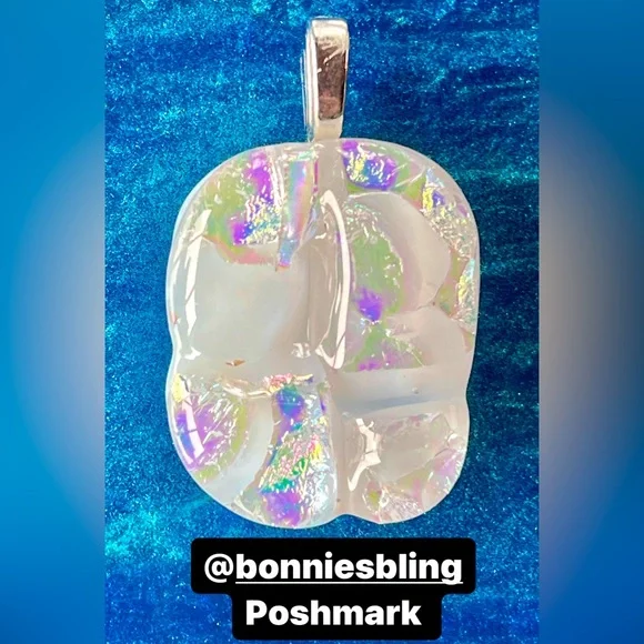 Bonnie’s Bling One Of A Kind Fused Glass Jewelry and Accessories to Wear. - Picture 1 of 3